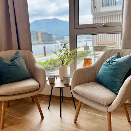 Апартаменты Modern Right On The Dock - Near Downtown