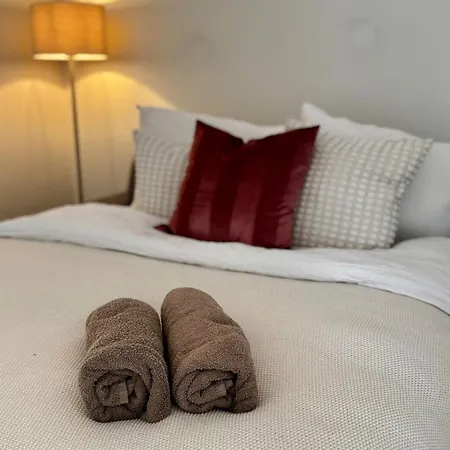 Modern Right On The Dock - Near Downtown דירה *