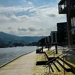 Апартаменты Modern Right On The Dock - Near Downtown *